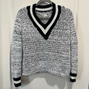 Authentic American Heritage V-Neck Fuzzy Sweater